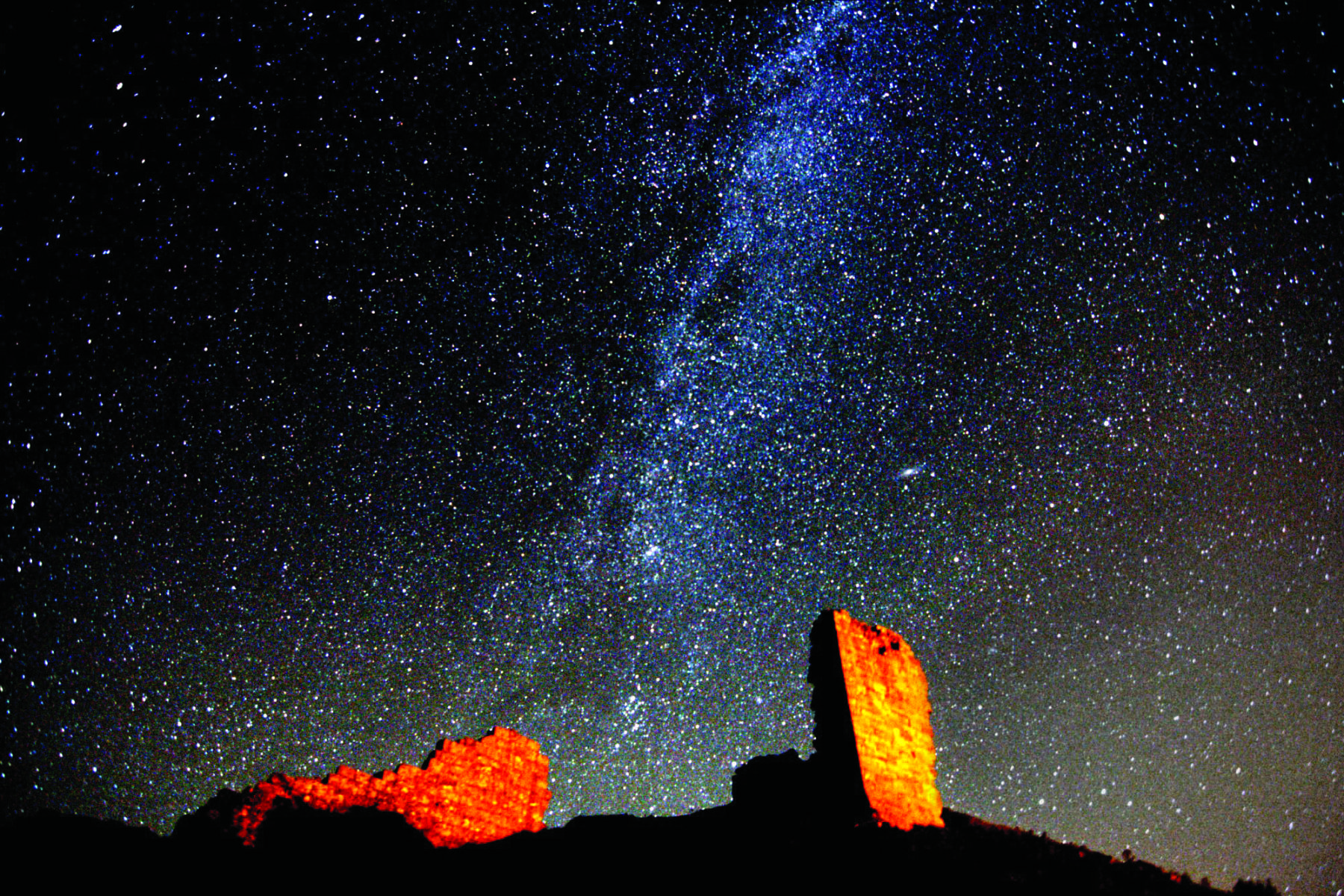 Harbottle Castle Milky Way - Northumberland Inaternational Dark Sky Park (C) Ian Glendinning