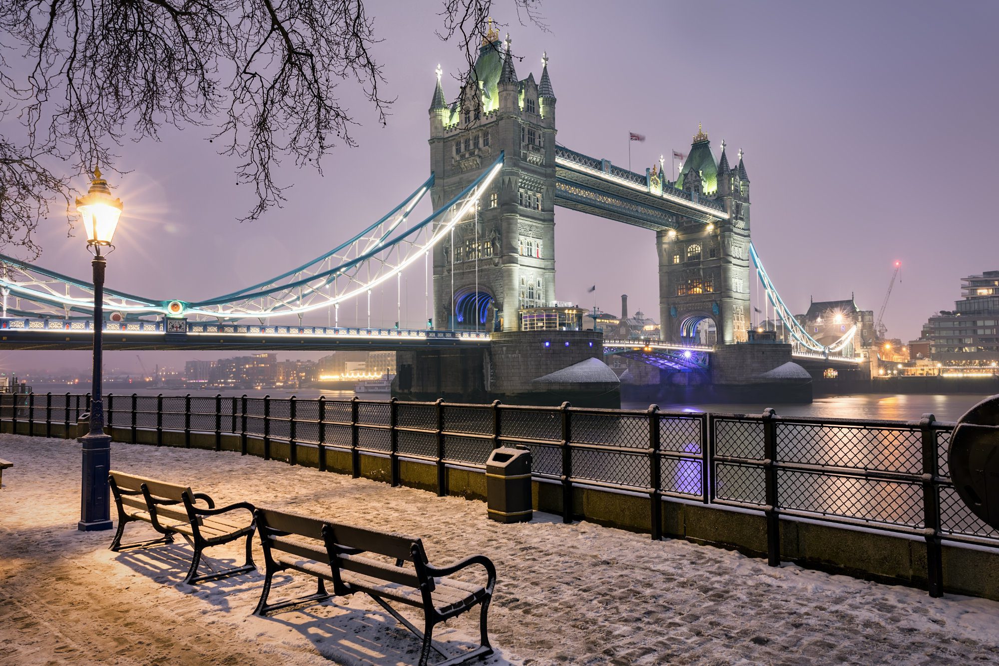 London bridge at night