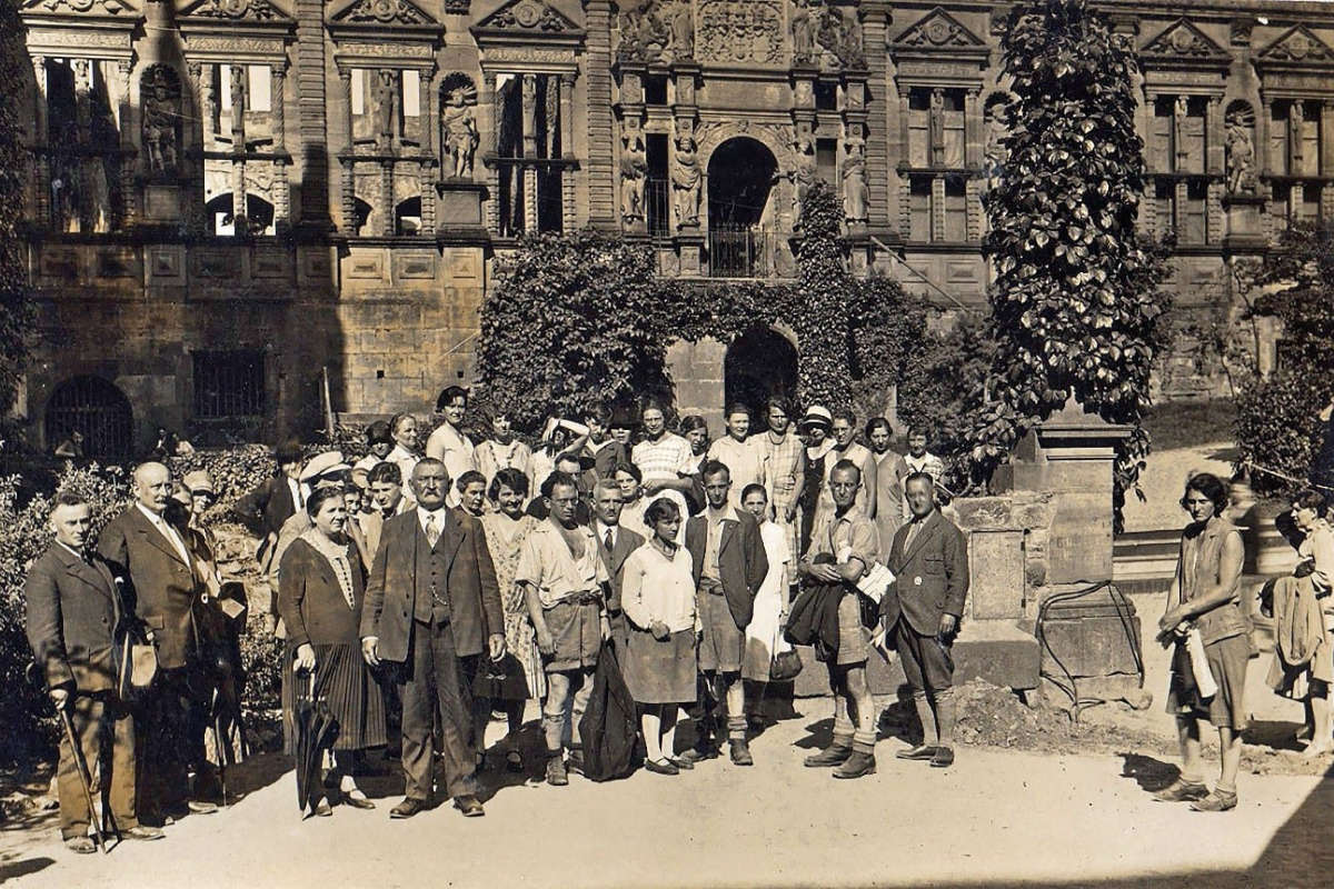 Group of hostellers in the 1920s