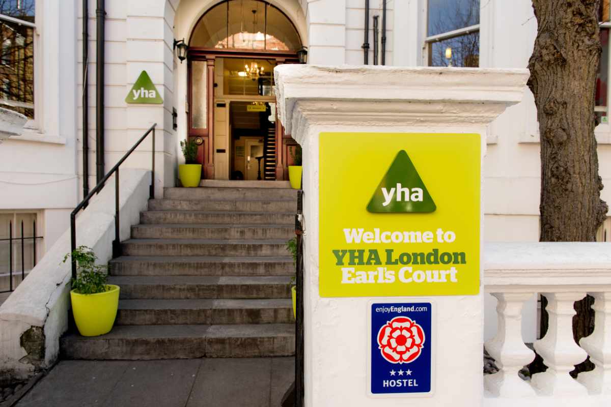 The entrance to YHA London Earls Court 